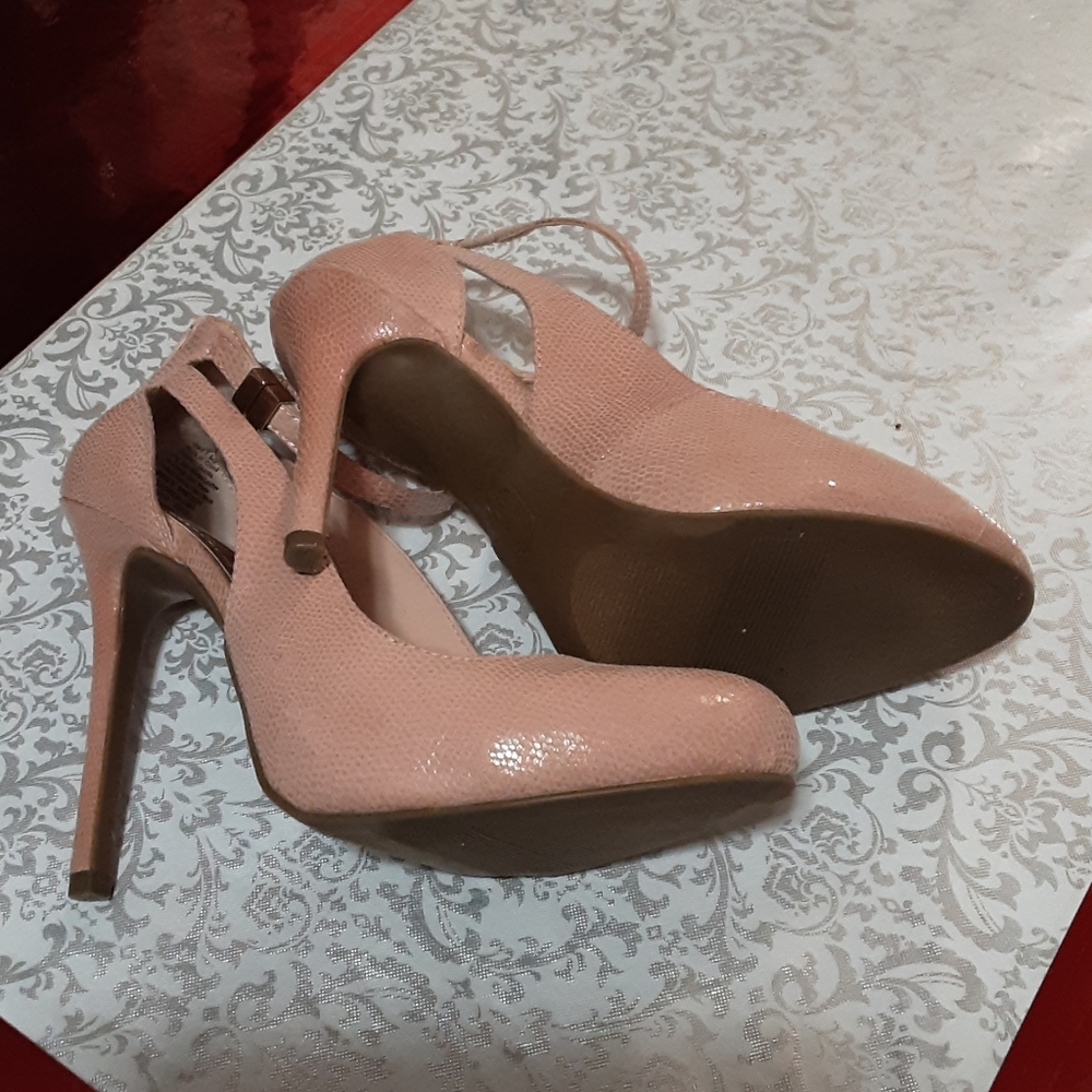 JENNIFER LOPEZ BLUSH HEELS - Picture 5 of 14